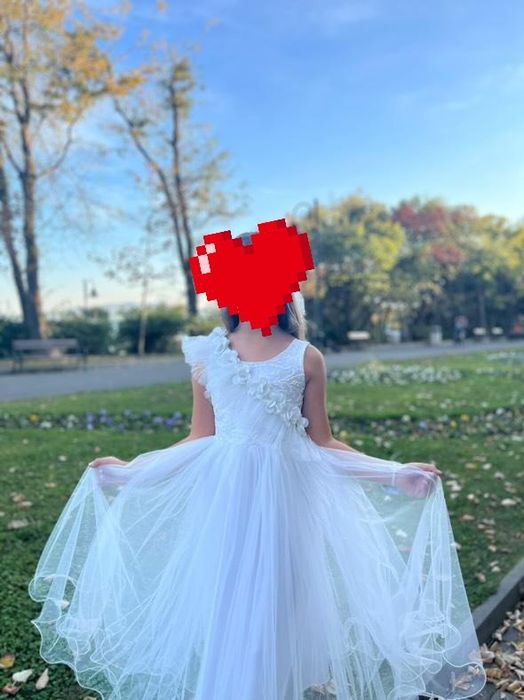 Шаферска рокля за 8-9 годишно момиче