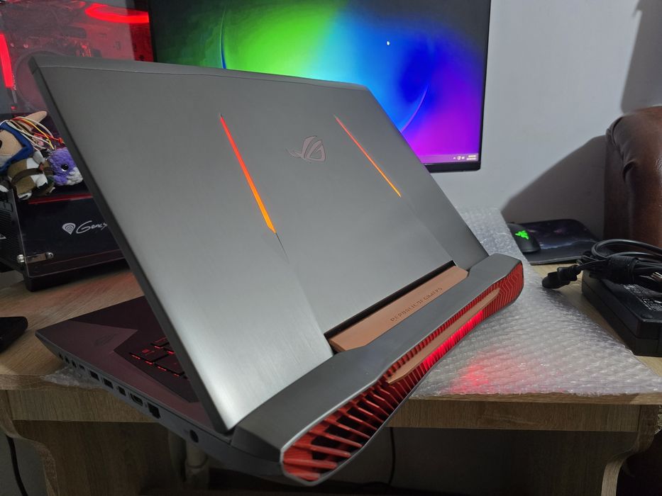 ASUS ROG G752VS | GTX 1070 8GB | 32GB RAM | i7 6700HQ | 1TB HDD+ 512GB SSD + Un slot liber ssd