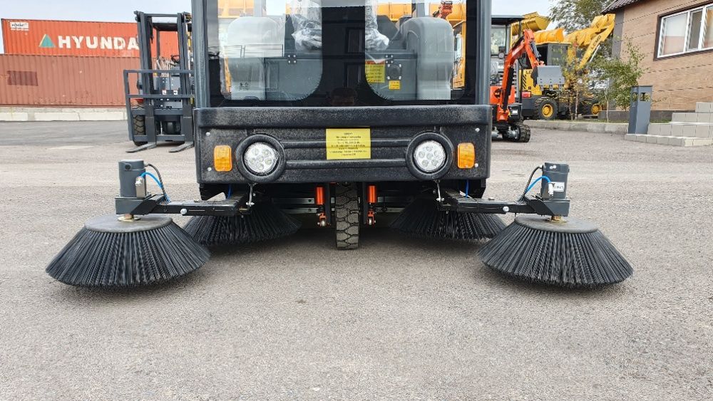 Подметальная машина YANGZI YZ-S8