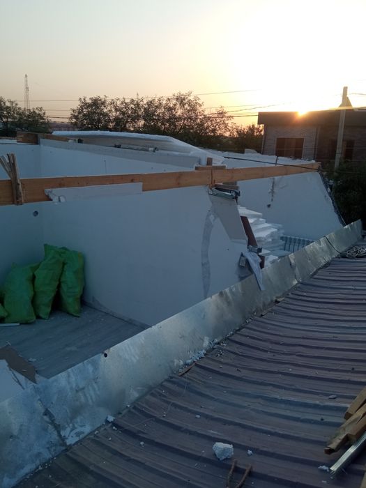 Uy, zabor,beton buzish ishlari.