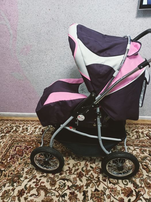 Детский коляска и велосипед