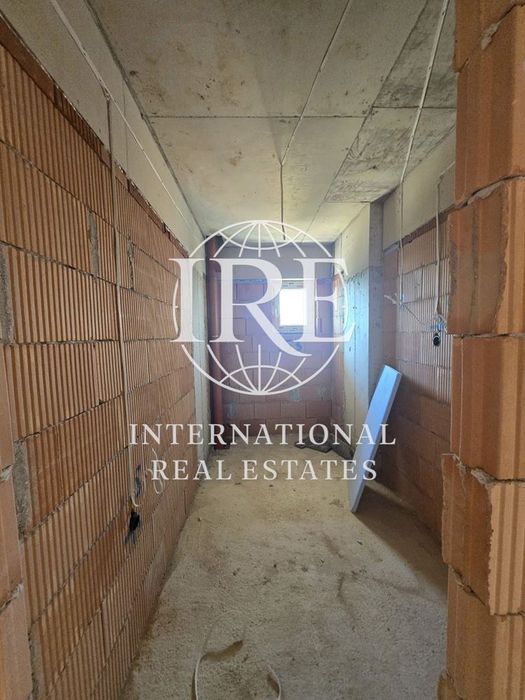 Продава се Тристаен апартамент в Варна, Изгрев - 102 кв.м за 1442 €/кв.м - Снимка #9