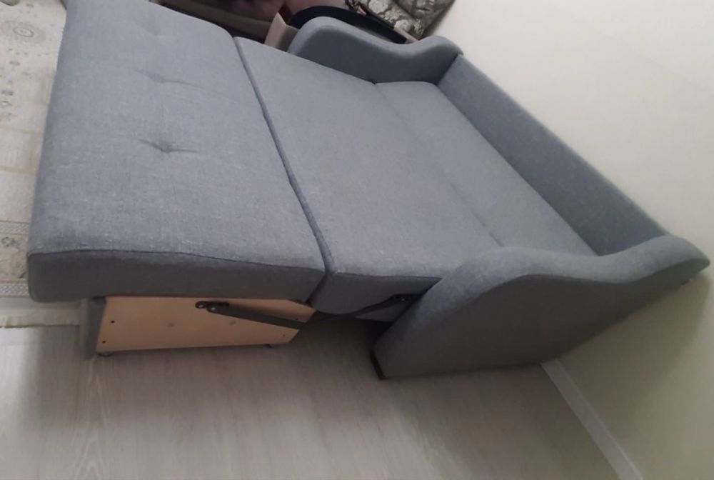 Продам раскладной диван 160 см