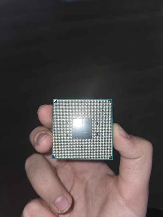 AMD Ryzen 5 5600G + Cooler Wraith Stealth - Placă Video Integrată