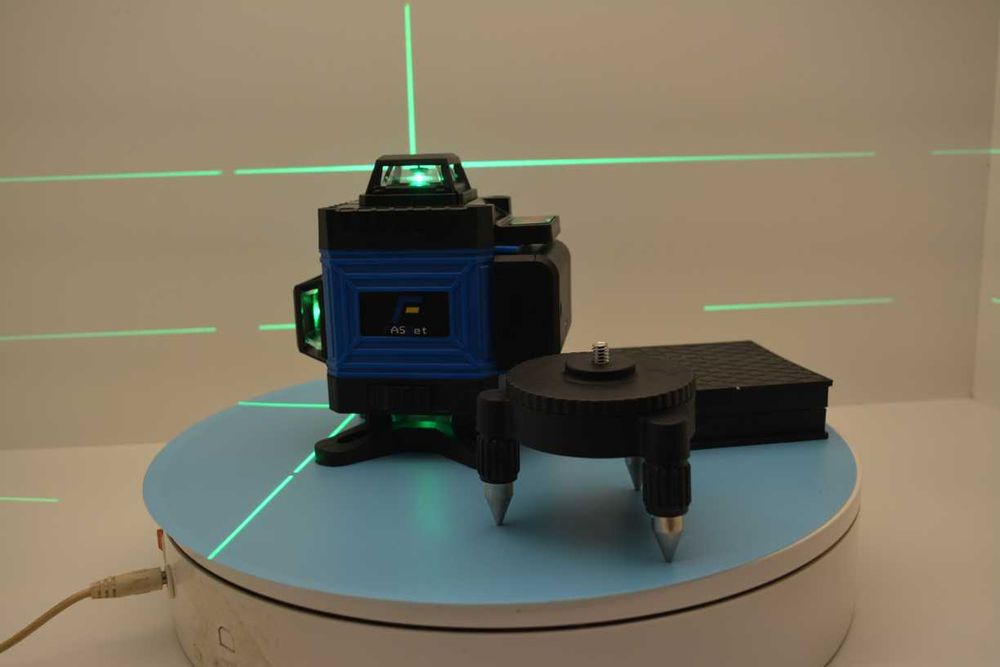 Noutate are două baterii  Superoferta Nivela unda laser verde 4D 16 linii kit complet  New Nivelă raza kkamoon 16 lini 4D fascicul Laser verde  Oferta