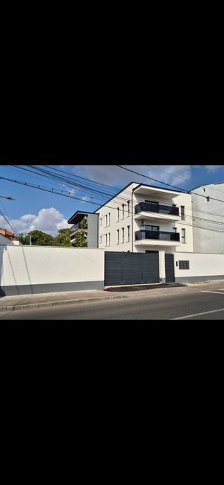 Proprietar inchiriez apartament 2 camere central, bloc nou