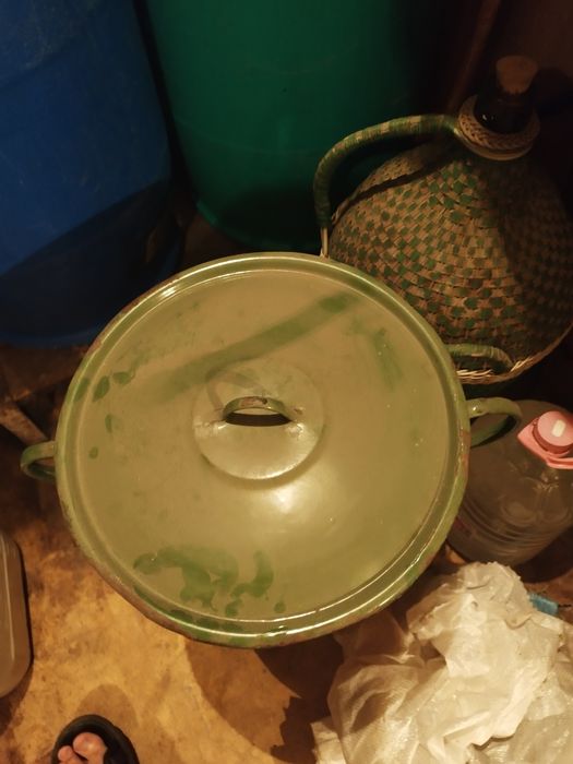 Стари тенджери в добро състояние