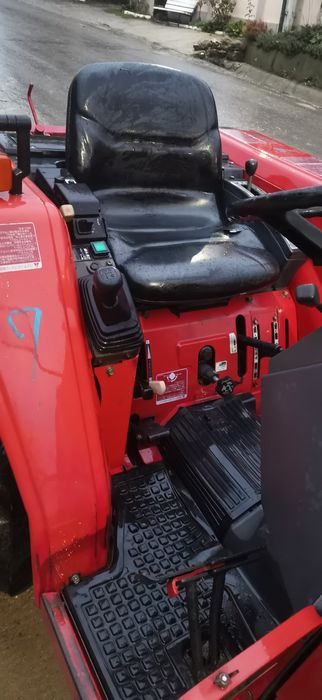 Tractor japonez yanmar f215