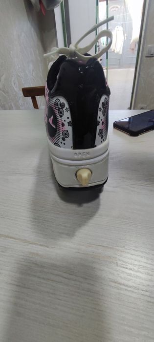 Кроссовки с колёсами