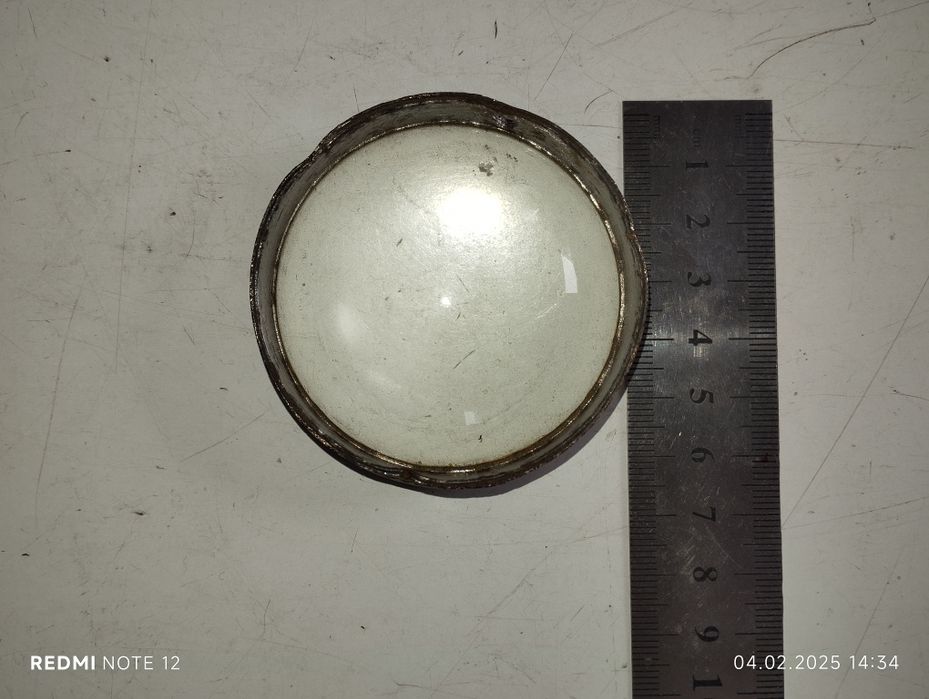 Увеличительное стекло. Лупа