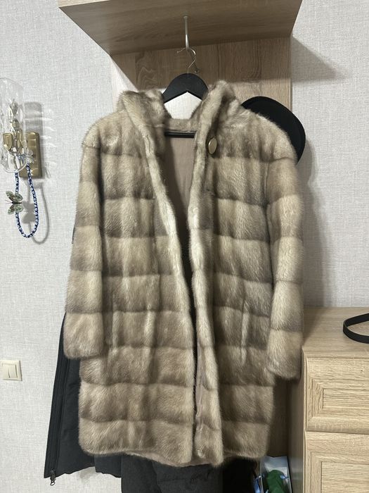 Верхняя женская одежда