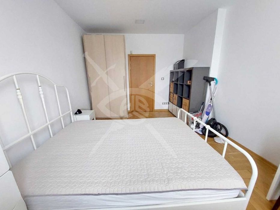 Дава се под наем Тристаен апартамент в София, Център - 80 кв.м за 850 € - Снимка #2