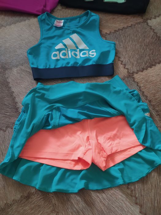 Продам куртки плащи на девочку