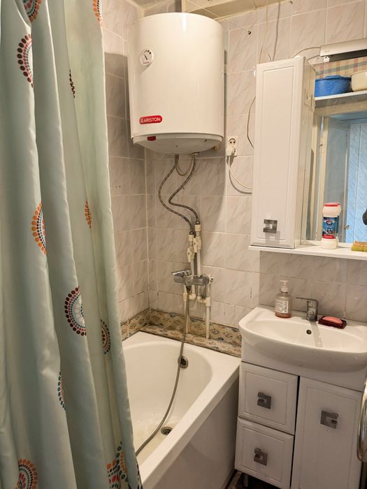 Сдаеться двухкомнатная,справа от CityMall