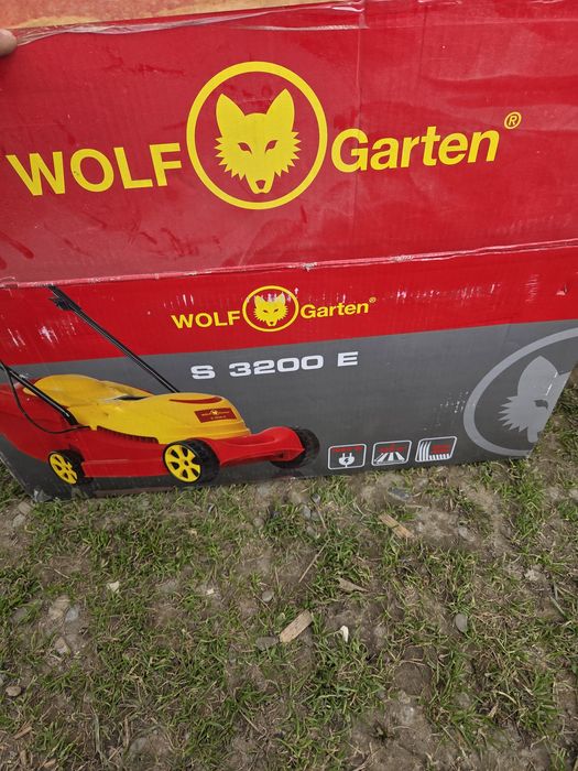 Mașina de tuns iarba electrica