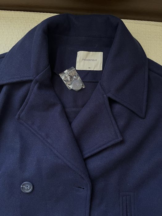 Стилно дамско късо палто