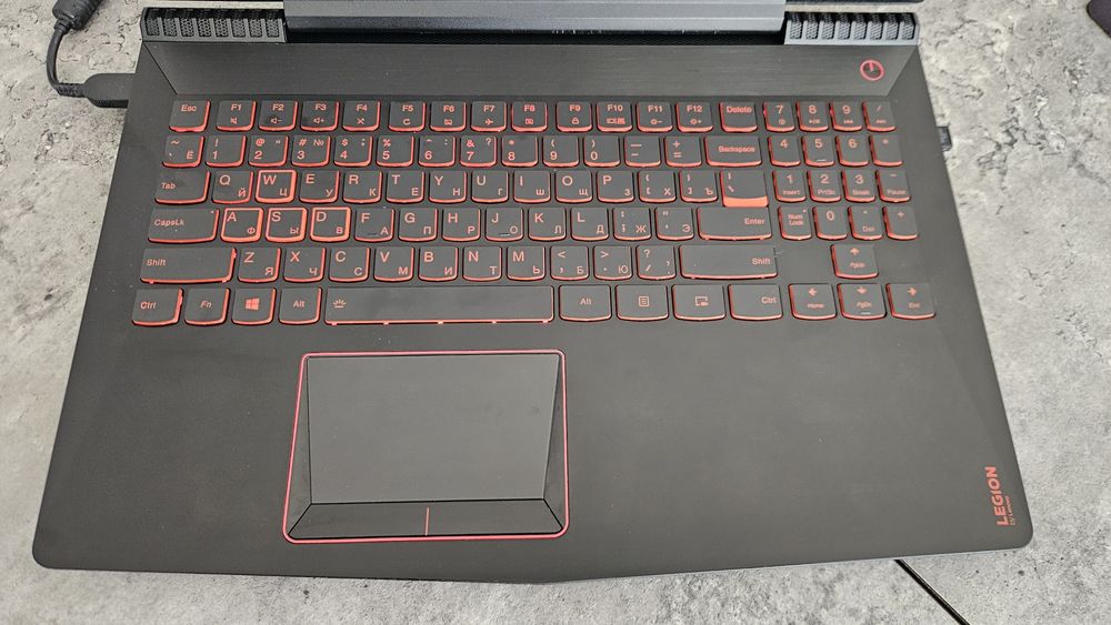 Lenovo Legion Y520-15IKBN