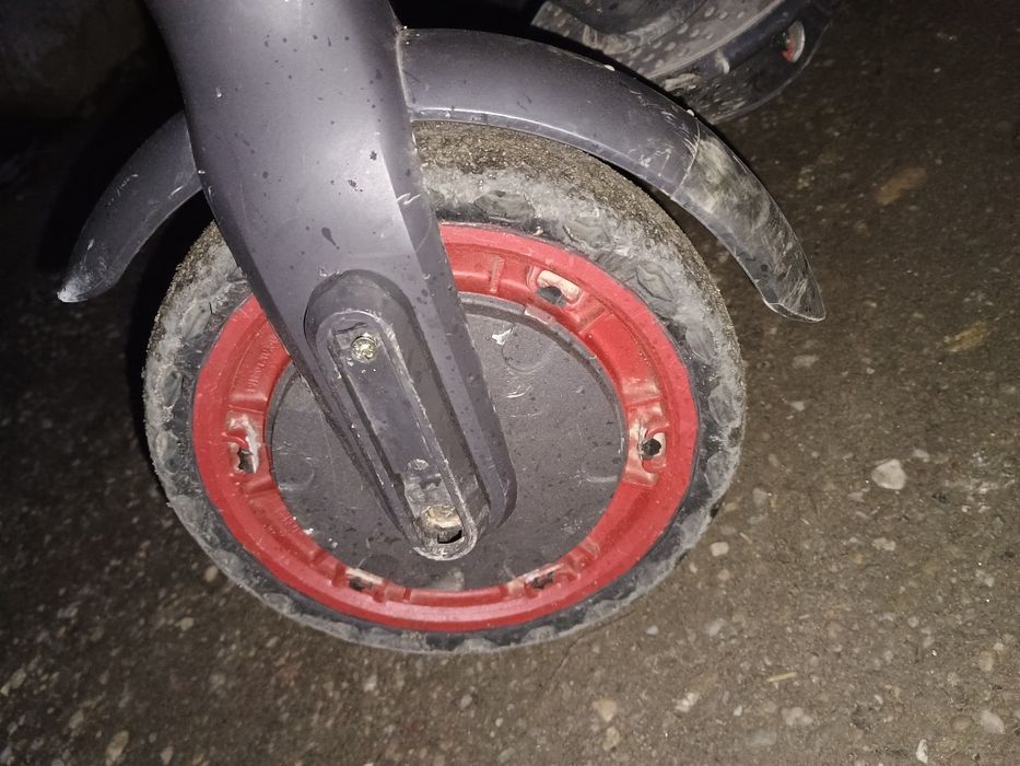 Vând trotineta full sau pe piese