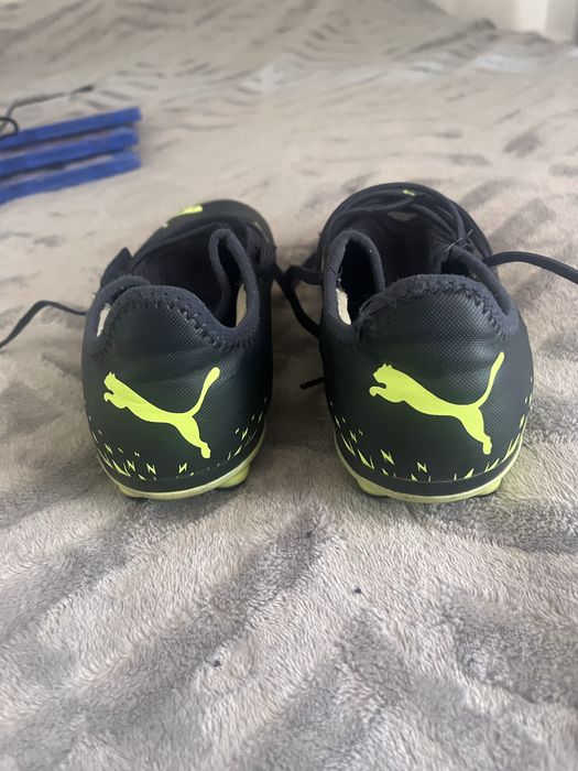 Papuci de fotbal PUMA cu crampoane