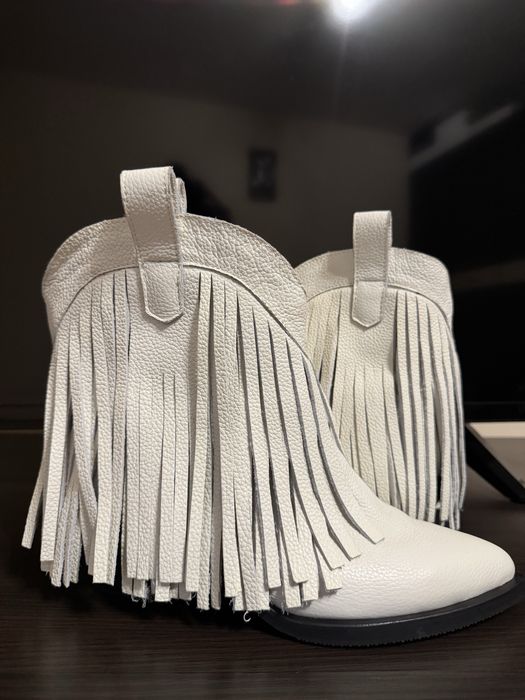 Ciocate cu franjuri din piele naturala 40