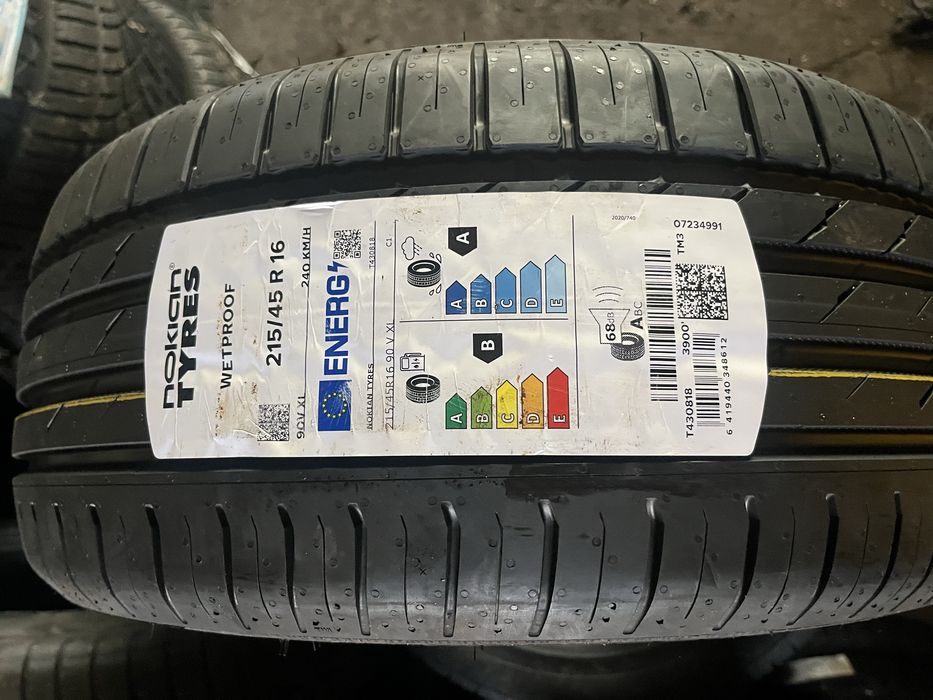 Чисто нови летни гуми 4 бр Нокйан 215.45.16