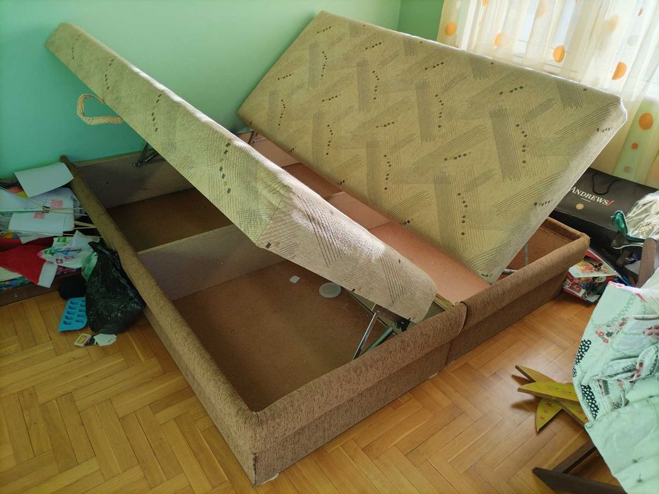 продавам ъглови дивани с ракла