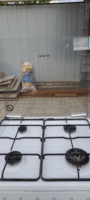 Продам газ плиту