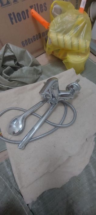 Продам смеситель для ванны с душем радуга