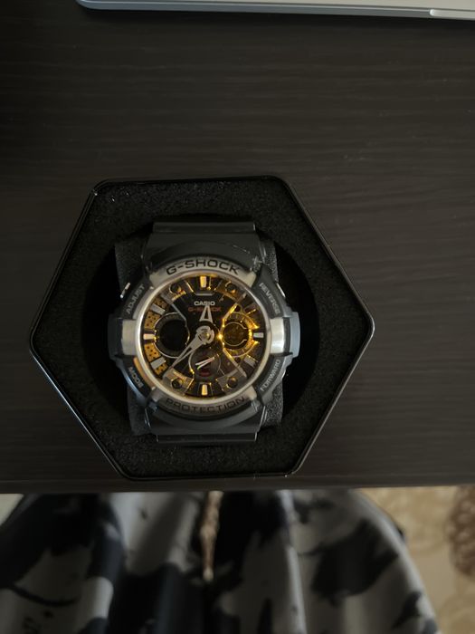 Casio G-SHOCK GA-200 часы