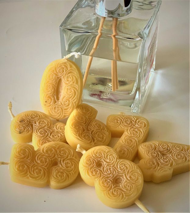 Свещ от пчелен восък