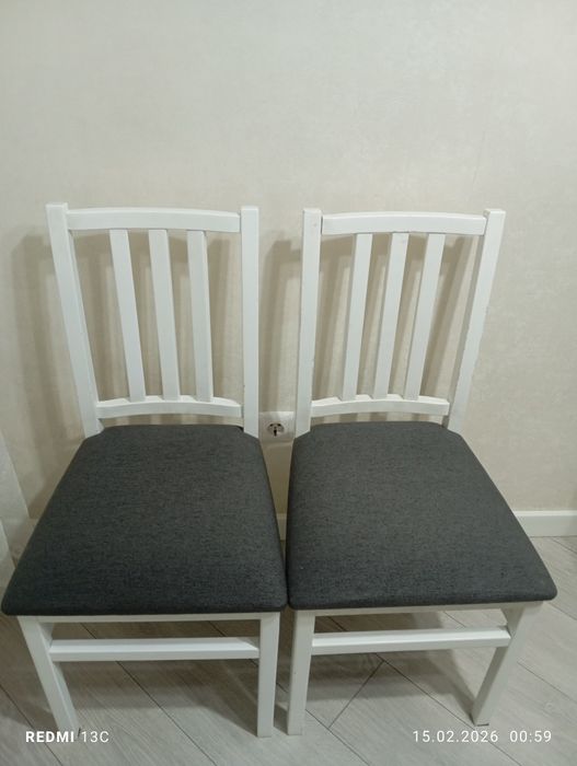Стулья кухонные 4 штукии