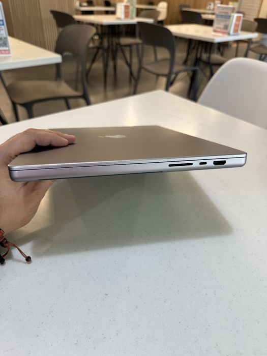 Продам MacBook Pro 16, 2021, М1, 512 SSD