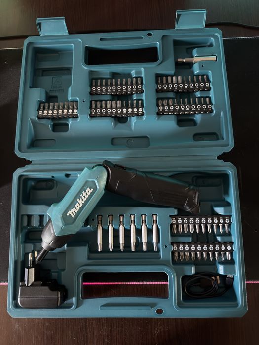 Surubelnita Makita DF001D