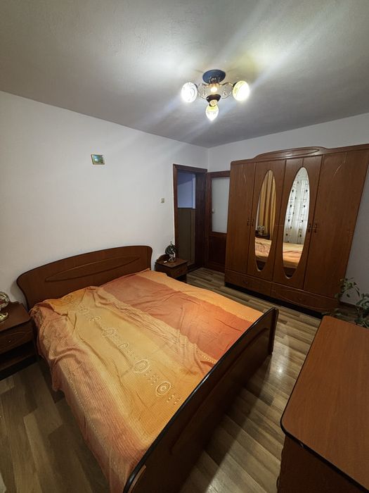 inchiriez apartament in fieni