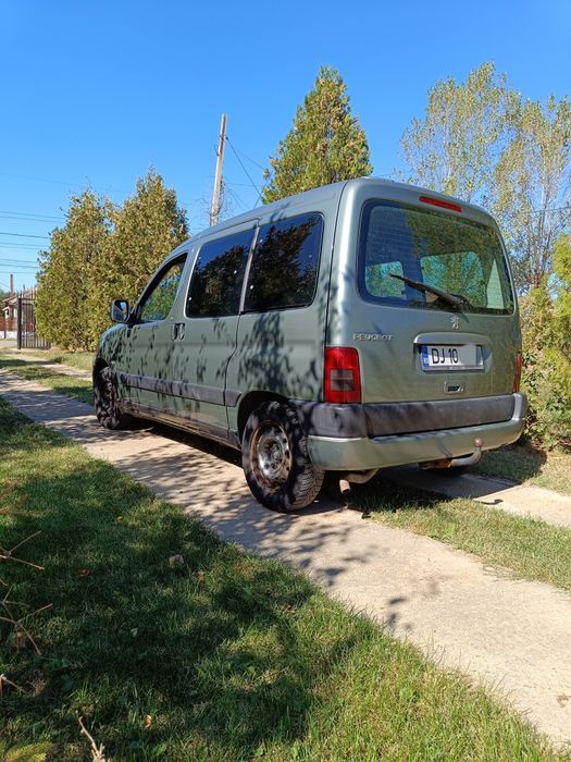 Vând Peugeot partener..motor 1.4 an 2004 ..in stare f.buna..