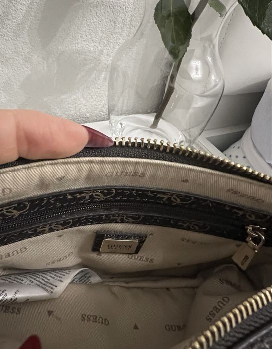 Ежедневна чанта Guess