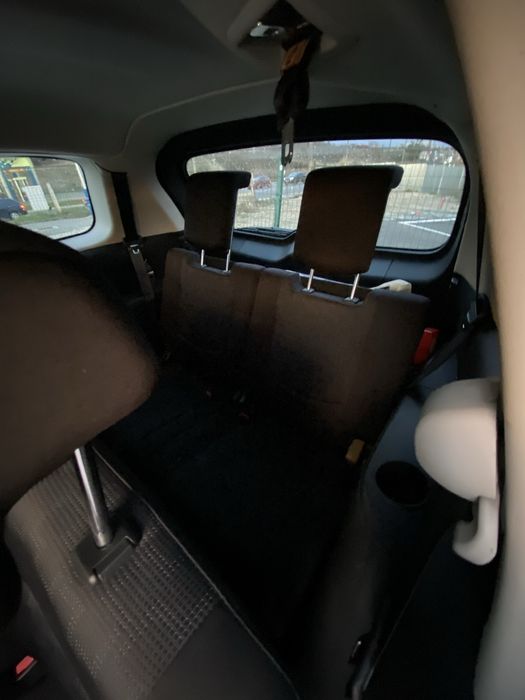 Mazda 5 | 2008 facelift.  2.0CD