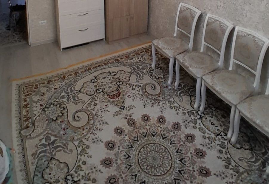 Продаются 3 ковры, все светлые  и красивые.