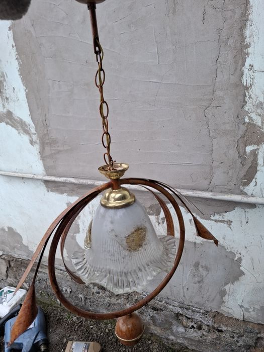 Продам люстру один плафон