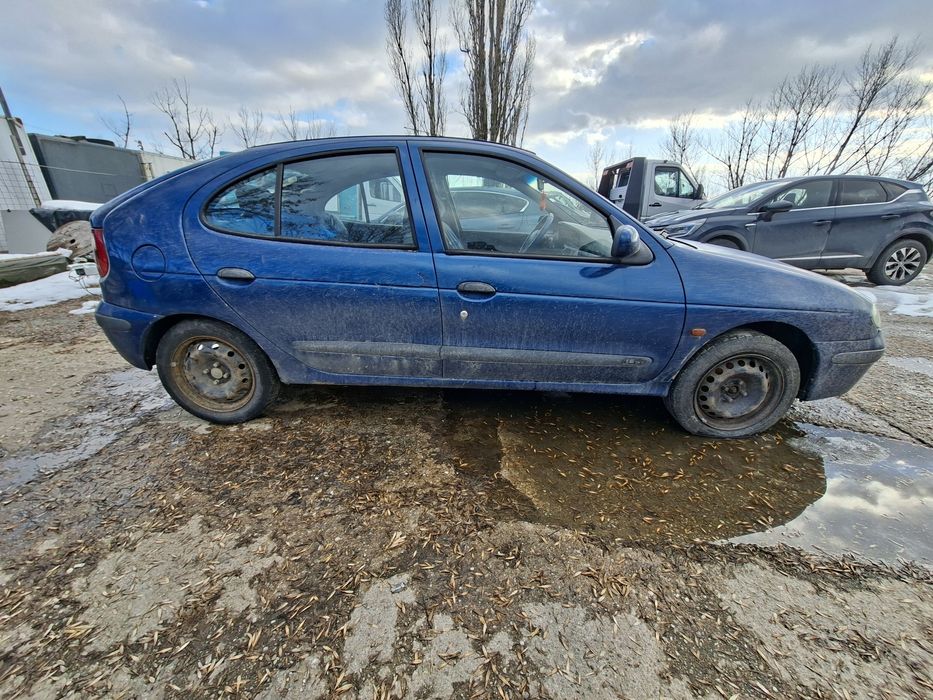 Dezmembrez Renault Megane 1 1.6B 2001 K4M-A7