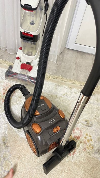 Продам пылесос почти новый