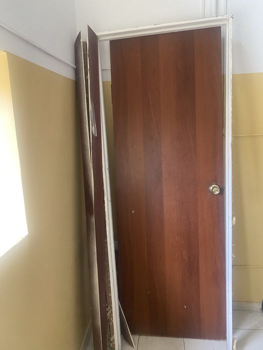 Дверь для ванной