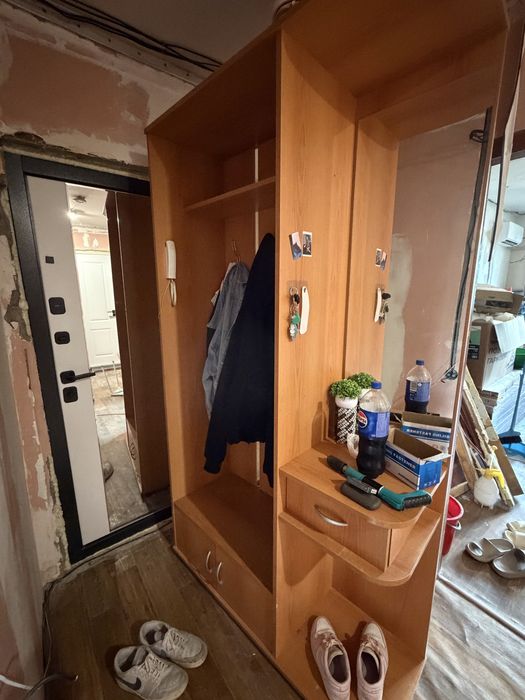 Продам стенку для прихожей