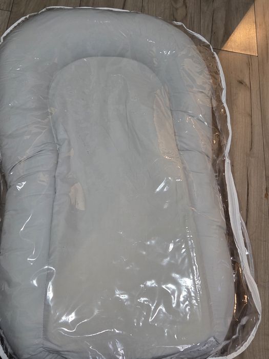 Baby nest + Cadou saltea de înfașat bebeluși