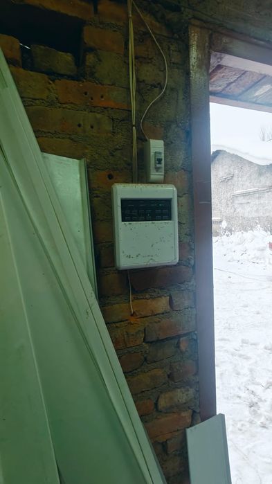 Продам два гаража под одной крышей