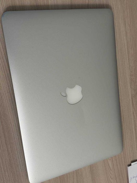 Apple MacBook 2015 13,3