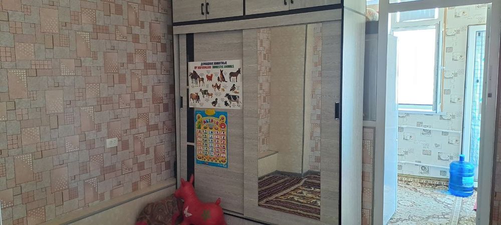 Uy sotiladi Navoiy shaxar Mahmud tarobiy 7 dom 96 xonadon