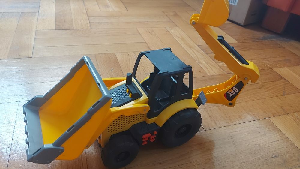 Трактор с батерии движащ се