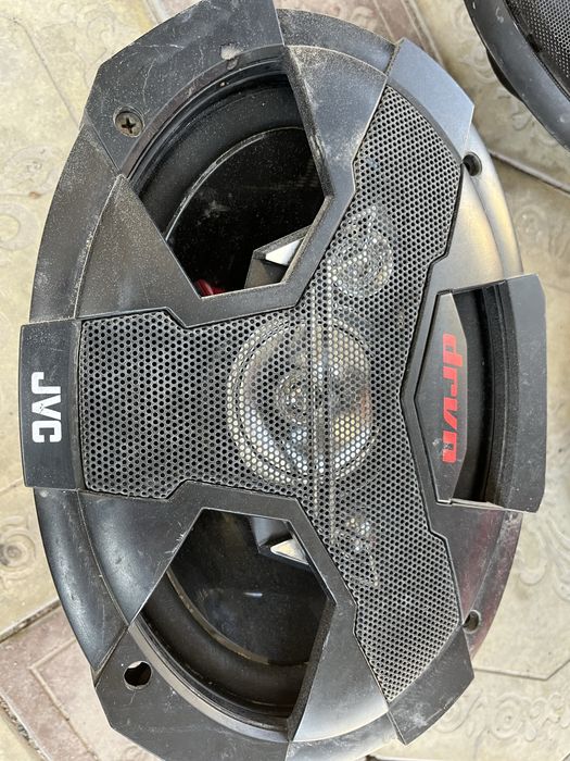 Колонки на автомобиль,