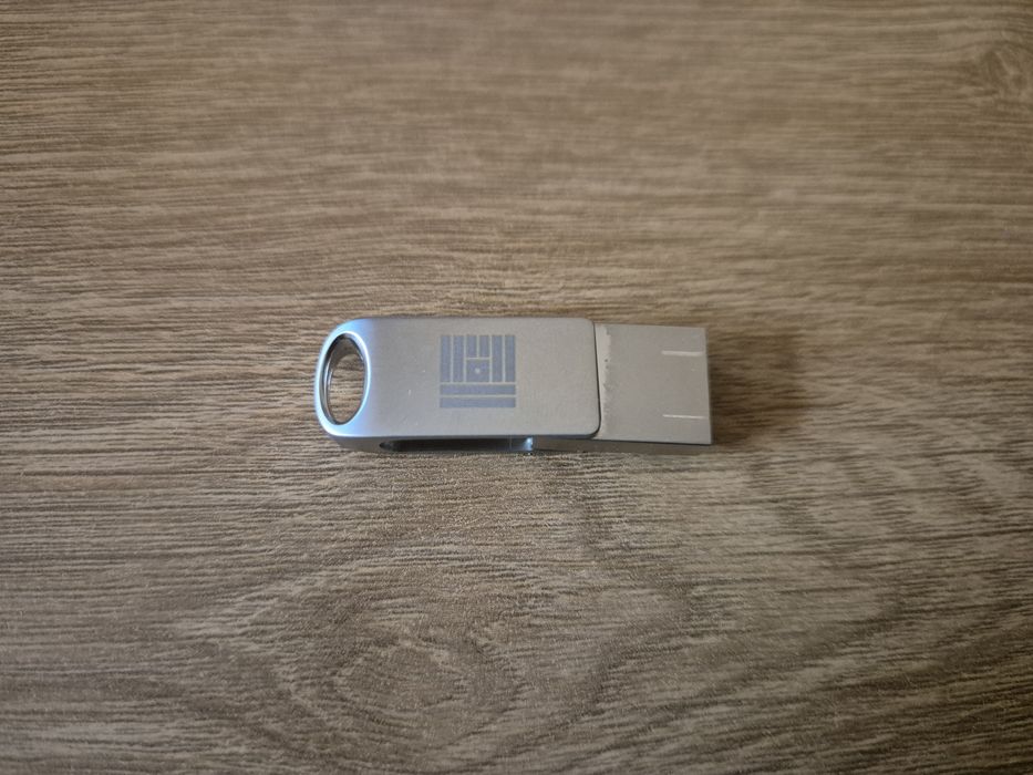 USB флаш памет 64 GB